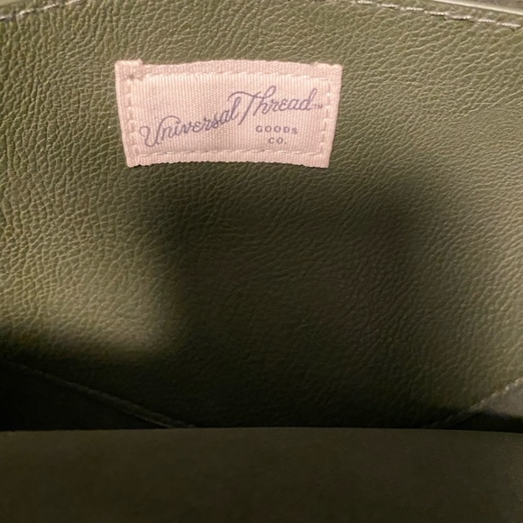 BNWOT UNIVERSAL THREADS PURSE - Picture 3 of 4